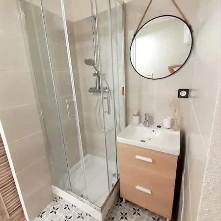 Appartement Studio Rénové Bord De Mer